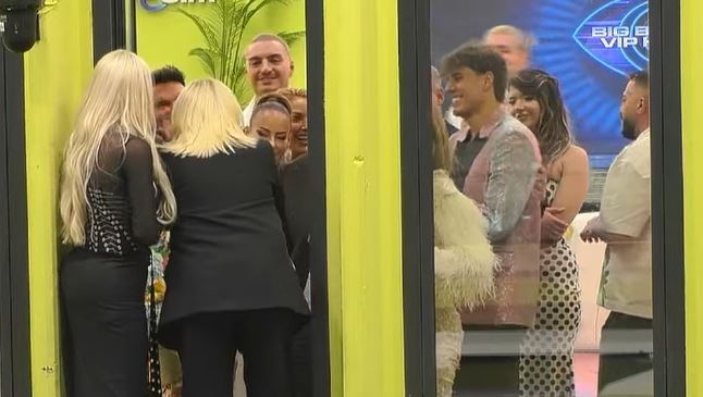 “Limi kujdes ti pak…” – Nëna e Benitës u drejtohet me disa fjalë banorëve