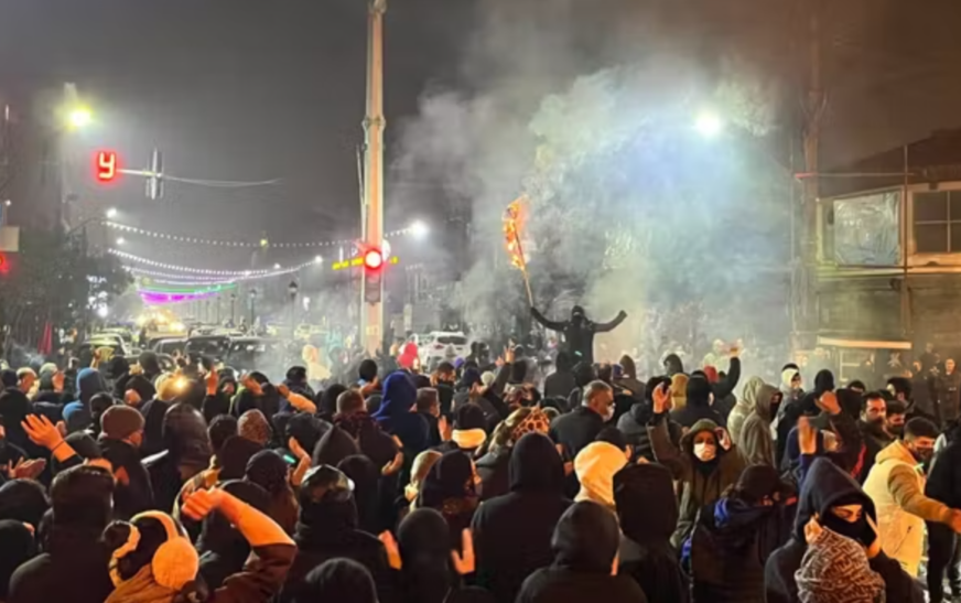 Irani i përgjigjet Trump: Gati për luftë dhe dialog, po nxisni terroristët