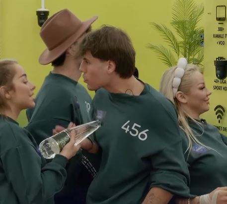 “Gjest i ulët”, krisen raportet mes Klodit dhe Elijonës (VIDEO)