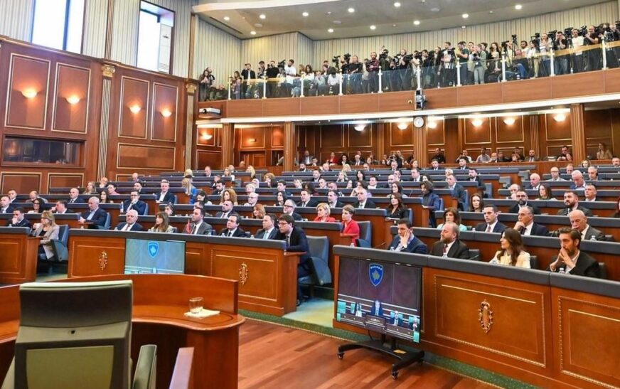 Bllokada e Kuvendit mund të kthehet sërish