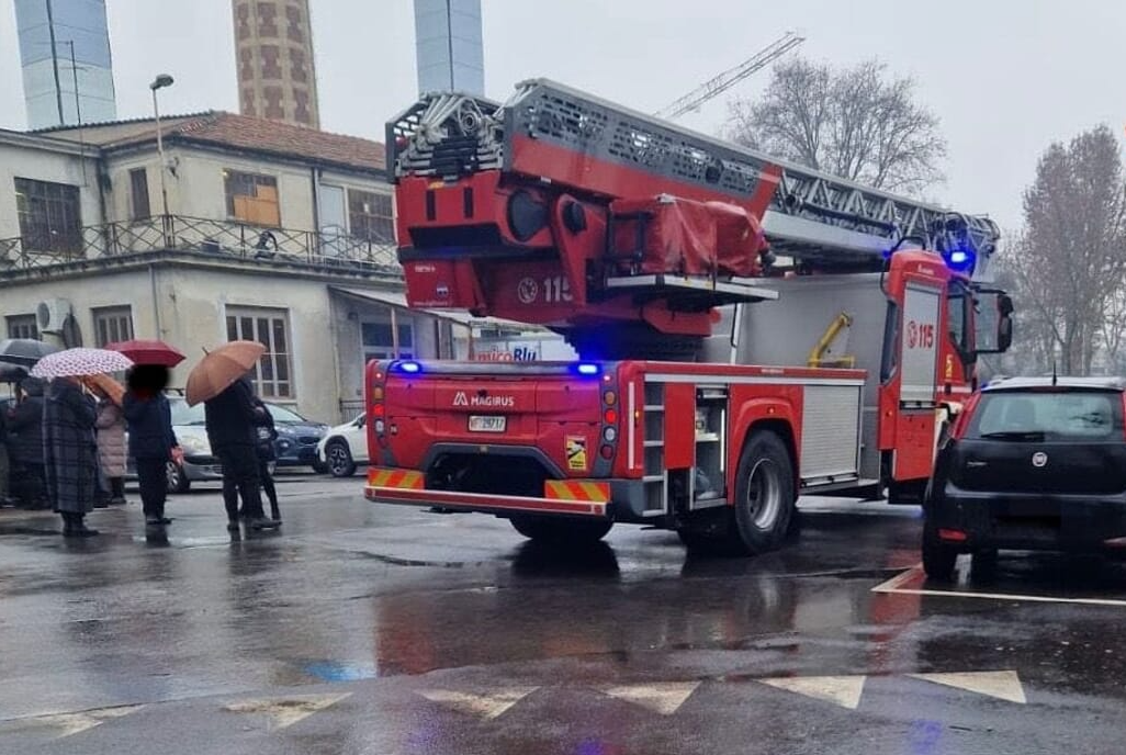 Shpërthen zjarri në spitalin Sacco të Milanos, evakuohen të gjithë pacientët