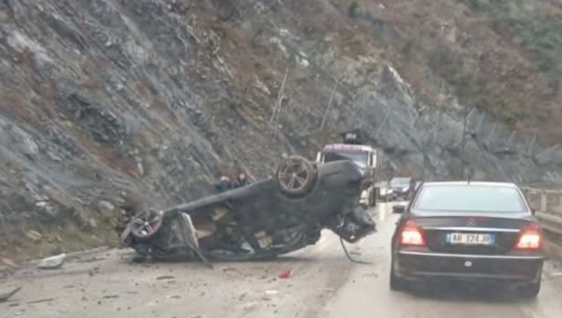 Aksident i rëndë në “Kthesën e Murrashit”, dy persona të lënduar