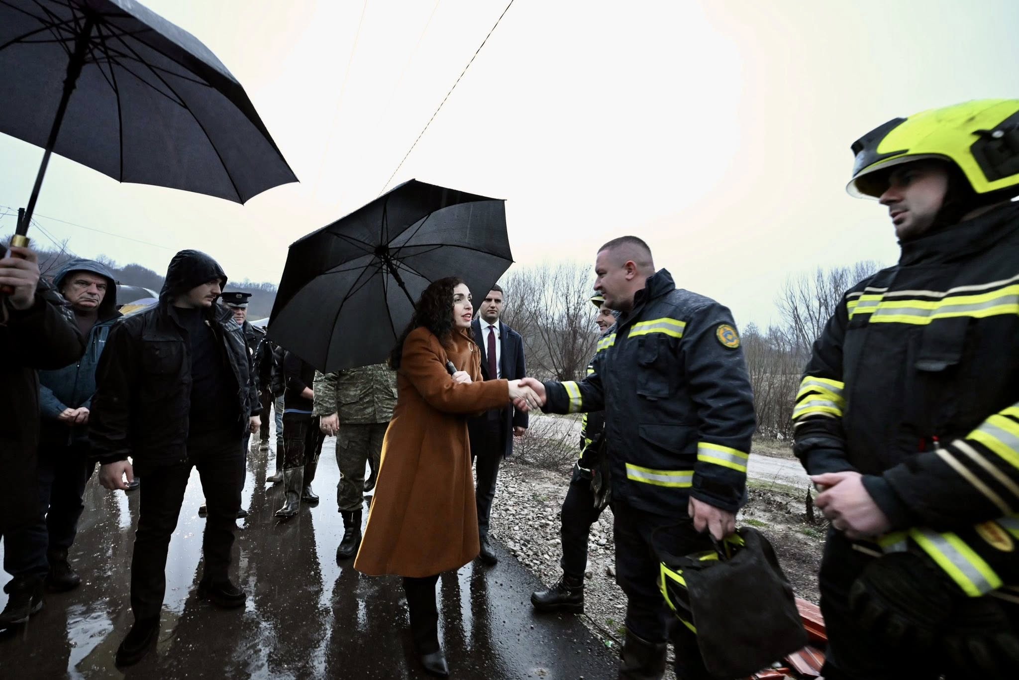 Osmani pas vizitave në Gjakovë e Malishevë: Bashkë mund t’i tejkalojmë sfidat