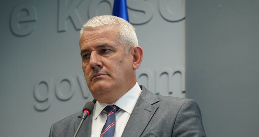 Zjarri në Comodita, reagon Sveçla: Mbetet të bëhet përcaktimi i saktë i shkakut