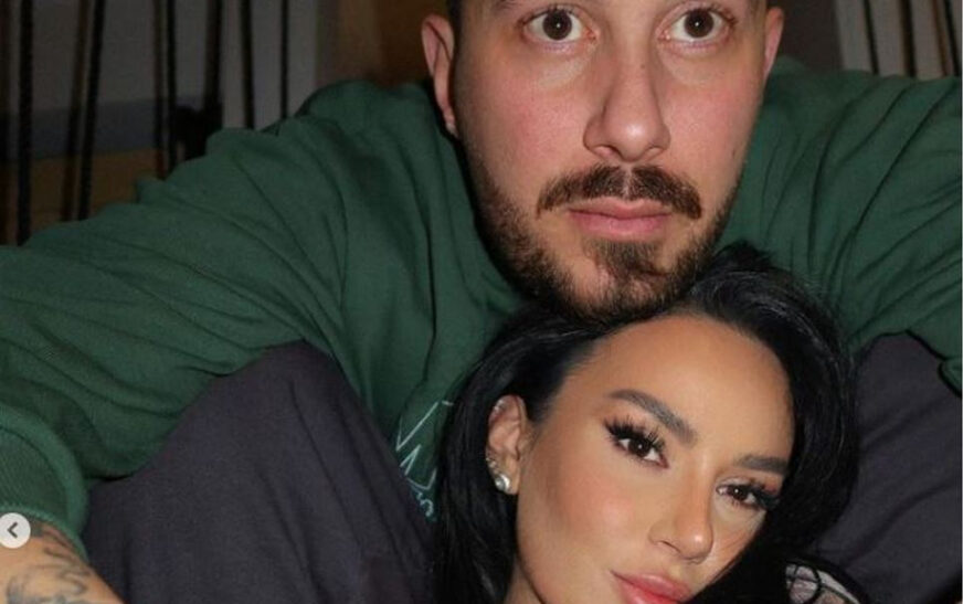 Bora fryn qirinjtë, Donaldi ndez rrjetin…urimi që po komentohet! (Foto)