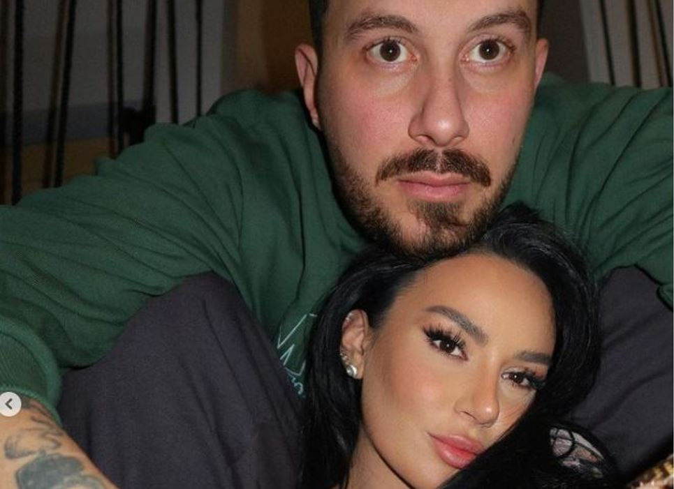 Bora fryn qirinjtë, Donaldi ndez rrjetin…urimi që po komentohet! (Foto)