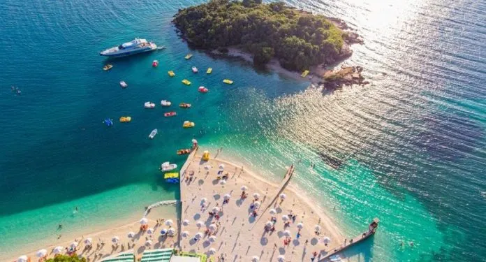 Shqipërinë e vizituan vjet mbi 12 milionë turistë, shumica nga Kosova