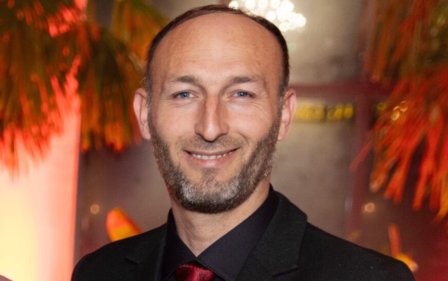 Vdes në moshën 44-vjeçare zyrtari i kabinetit të Alban Hysenit