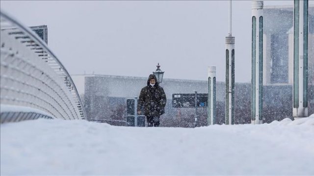 GJERMANI/ Stuhia e akullit mbyll shkollat, anulon fluturimet dhe paralizon hekurudhat