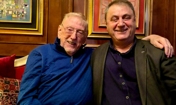 Vëllai i Hashim Thaçit takon ambasadorin William Walker, e falënderon për kontributin për Kosovën