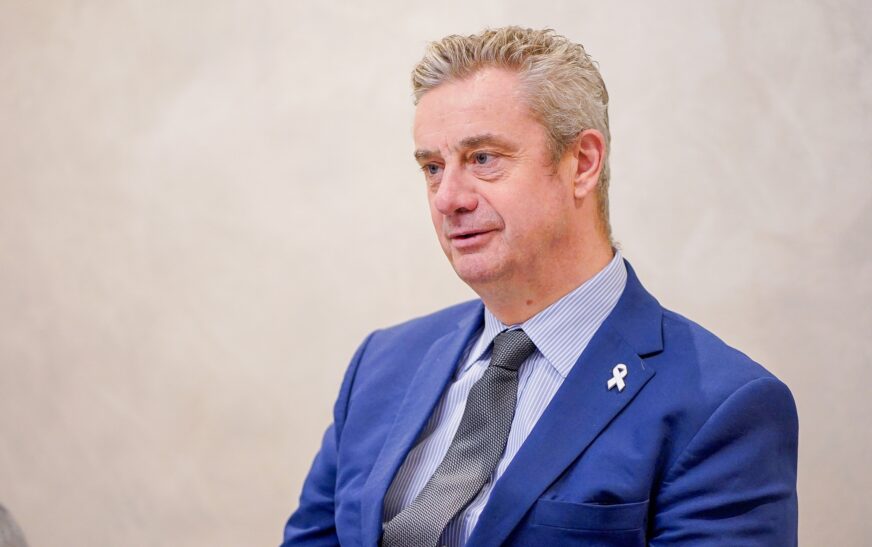 Hargreaves paralajmëron për problemet me zgjedhjet në Kosovë