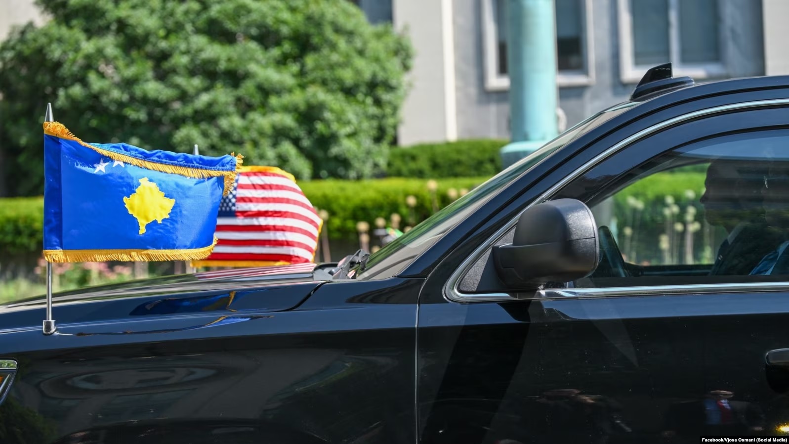 ShBA-ja ngrin procesimin e vizave për Kosovën, Shqipërinë dhe 73 vende tjera