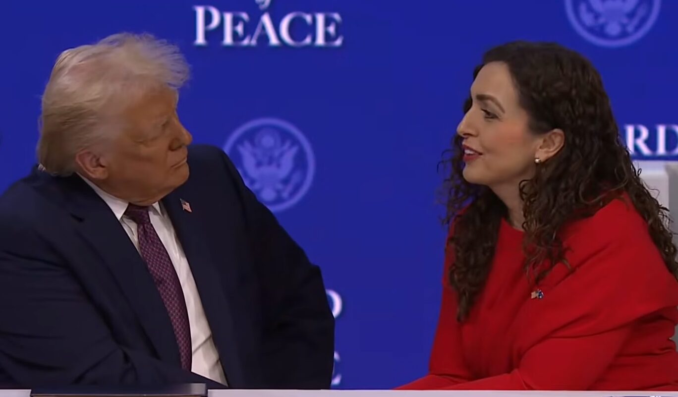 Osmani nënshkruan anëtarësimin në Bordin e Paqes, përshëndetje të ngrohtë me Trumpin