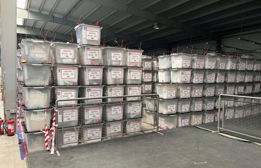 Përfundon numërimi i të gjitha votave në Kosovë, priten edhe 3.185 pako nga votimi me postë