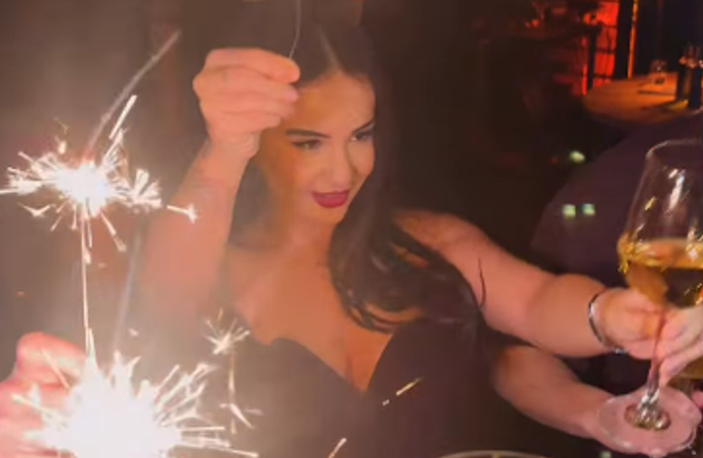 Rina Balaj feston ditëlindjen, pamje nga festa luksoze