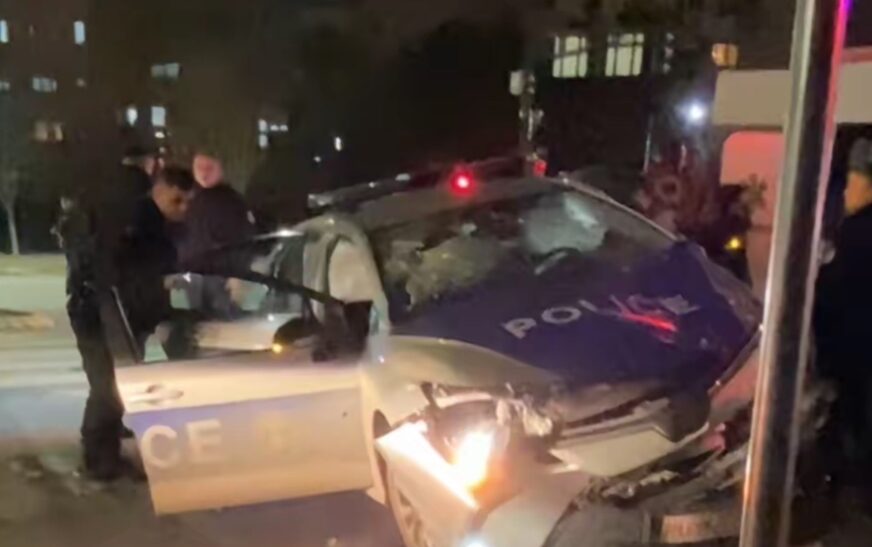 Katër të lënduar nga aksidenti mes veturës së Policisë dhe një taksie në Prishtinë