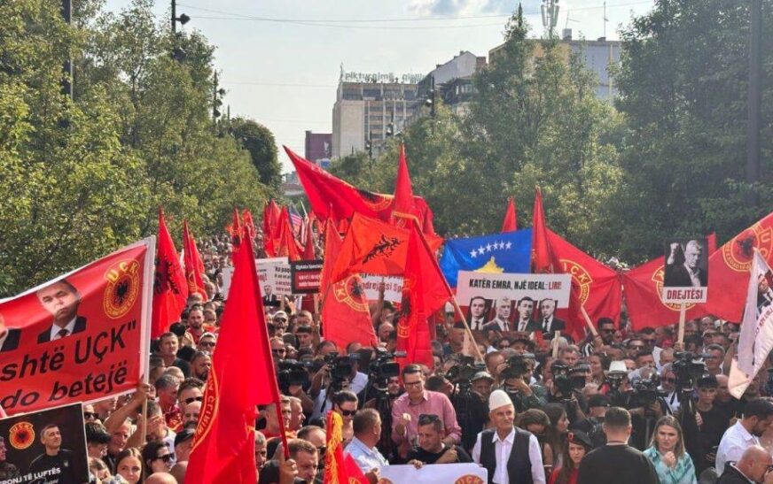 Oraret dhe agjenda e autobusëve nga komunat për marshin “Drejtësi, jo politikë” më 17 shkurt