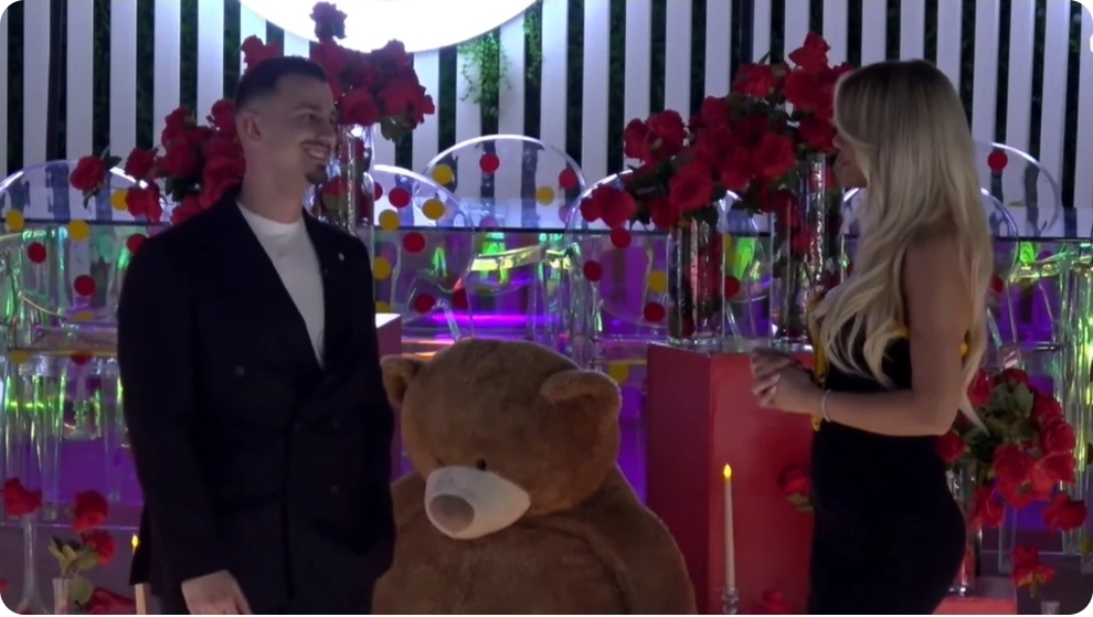 “Më jep vetëm një mundësi”, Mateo i organizon surprizë romantike Brikenës, banorja jep përgjigjjen interesante