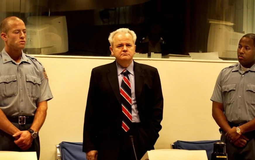 Pesë gjeneralë serbë u dënuan veç 89 vjet për krimet në Kosovë, për 4 komandantë të UÇK-së kërkohen 180