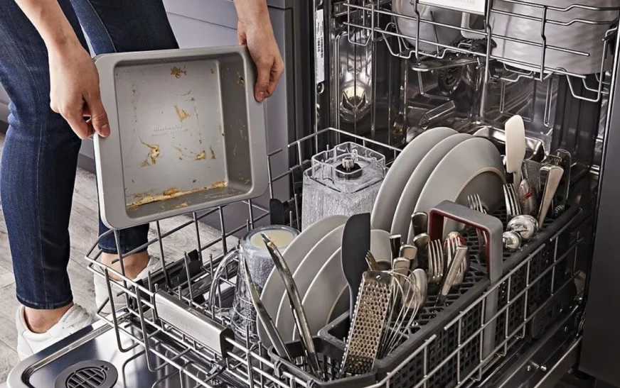 Po e mbushni gabim makinën për enë? Ja pse po ju “gëlltit” rrymën