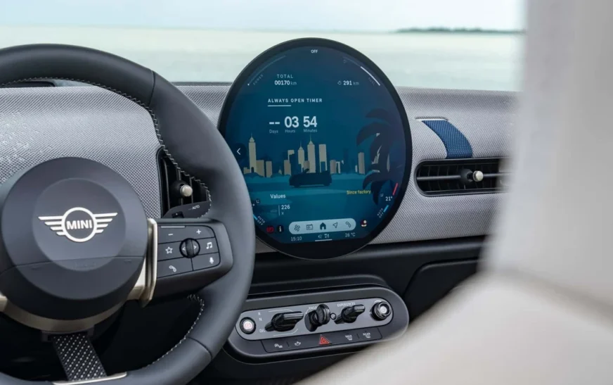 mini-cooper-nuk-heq-dore-nga-butonat-me-prekje-fizike