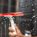 parandaloni-njollat-e-ujit-ne-banjo-duke-perdorur-kete-metode-te-thjeshte