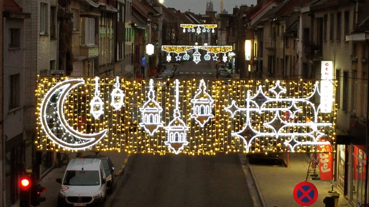 Për herë të parë, Belgjika ndriçon rrugët për muajin e Ramazanit
