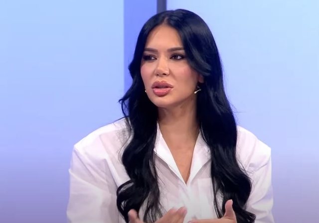 Efi Dhedhes konfirmon lidhjen e re të dashurisë? (Foto)