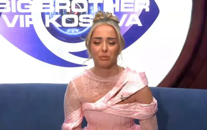 Elijona ‘shpërthen’ në lot pasi pa reagimin e dajës pas rrëfimit të saj