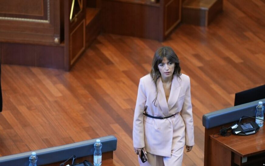 Albulena Haxhiu zgjidhet kryetare e Kuvendit