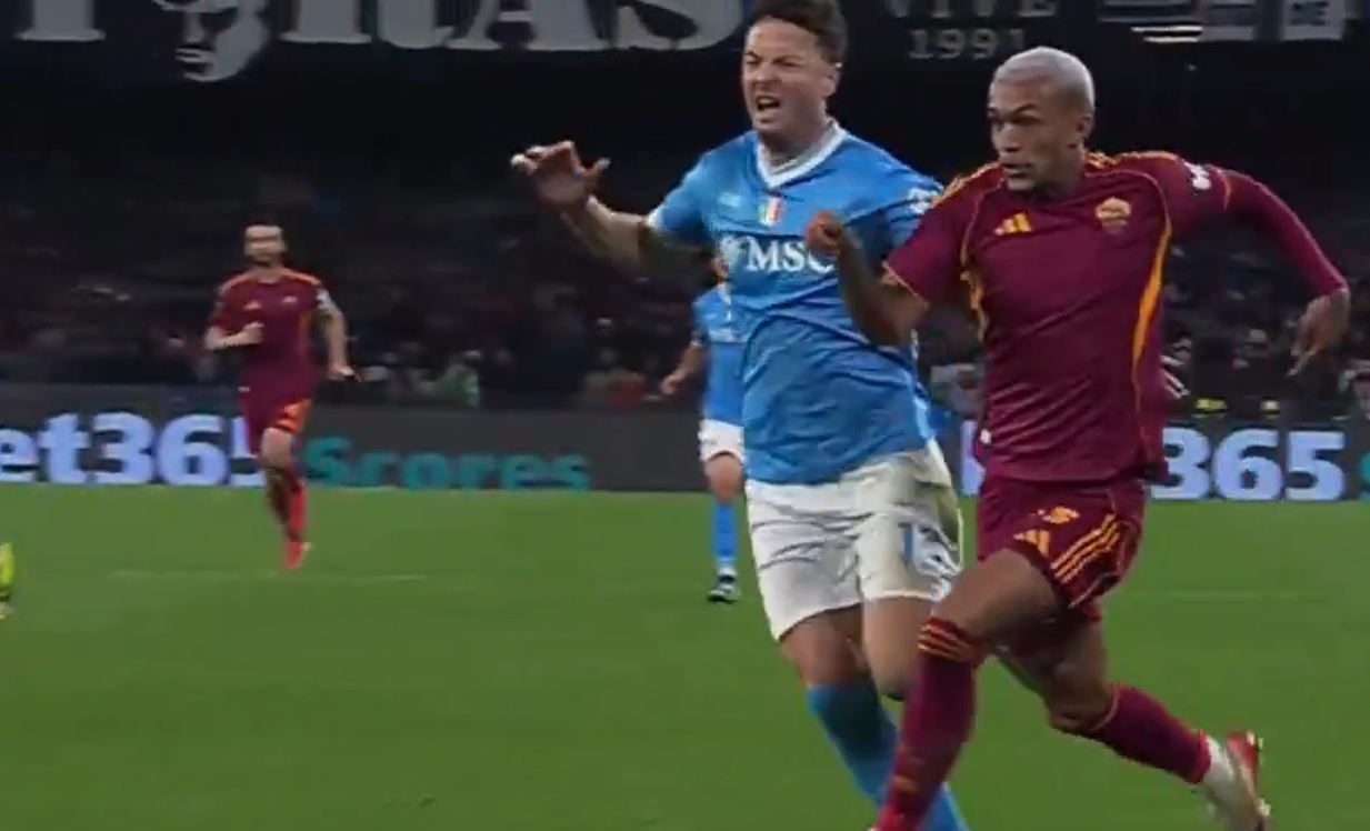 Rrahmani lëndohet dhe shkakton penallti, Roma në epërsi ndaj Napolit