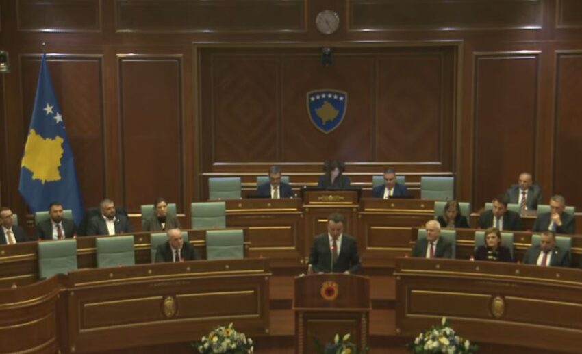 Kurti: Krime ka kryer Serbia e Millosheviçit, barazimi mes krerëve të UÇK-së dhe një regjimi gjenocidal i papranueshëm