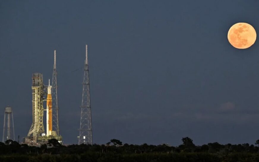 NASA synon të nisë një ekuipazh rreth Hënës