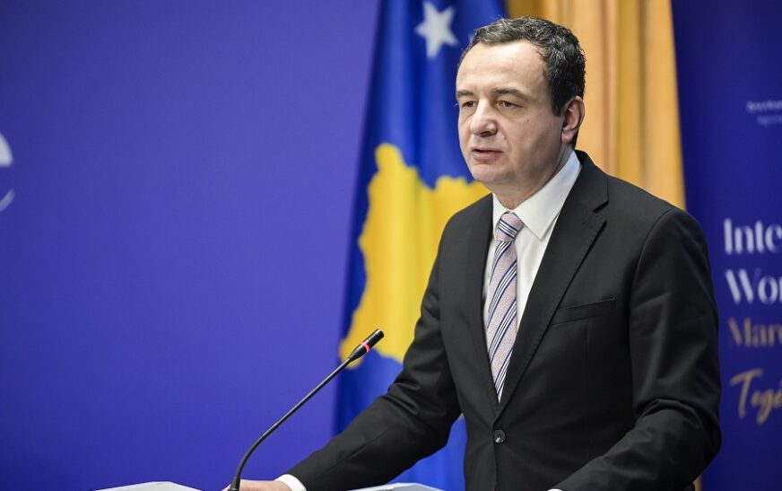 Kurti mirëpret miratimin e buxhetit: Rritet mbështetja për paga, barna dhe investime