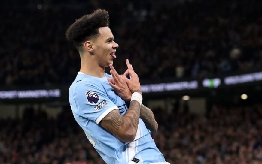 City i afrohet Arsenalit, e mposht Newcastlen