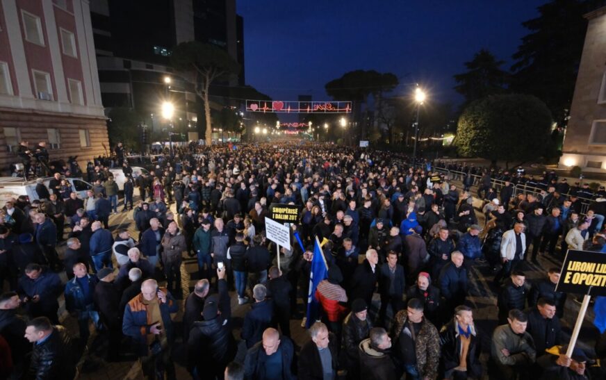 Vendoset data e protestës së radhës së PD-së, në Tiranë