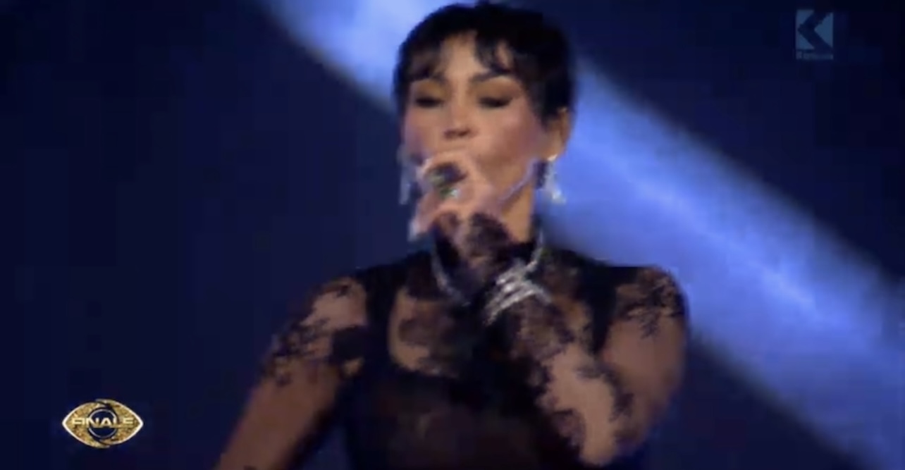 ‘Jena bo tym’, Fjolla me puro në mes të skenës