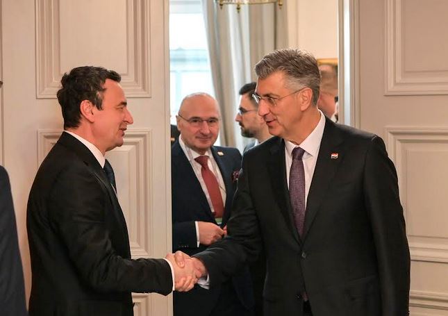 Kurti dhe kryeministri kroat diskutojnë për një mbledhje të përbashkët mes qeverive