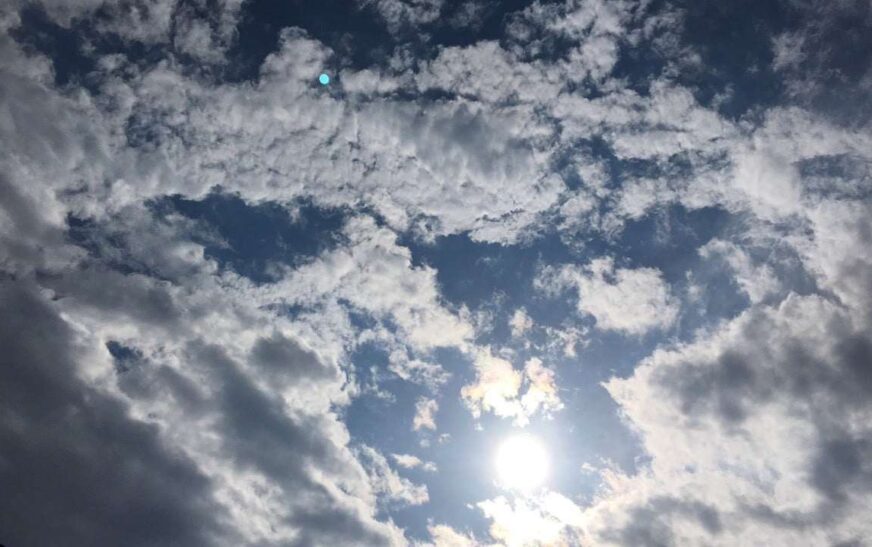 Kryesisht vranët sot, maksimalja 12 gradë