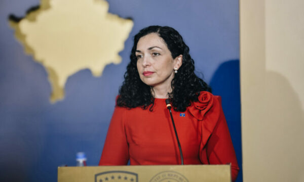 Kabineti i Osmanit reagon ndaj gazetarit të FAZ-it: Po konsultohen avokatë në Gjermani për deklarimet e tij