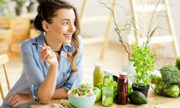 5 ushqime që aktivizojnë metabolizmin dhe ndihmojnë në humbjen e peshës