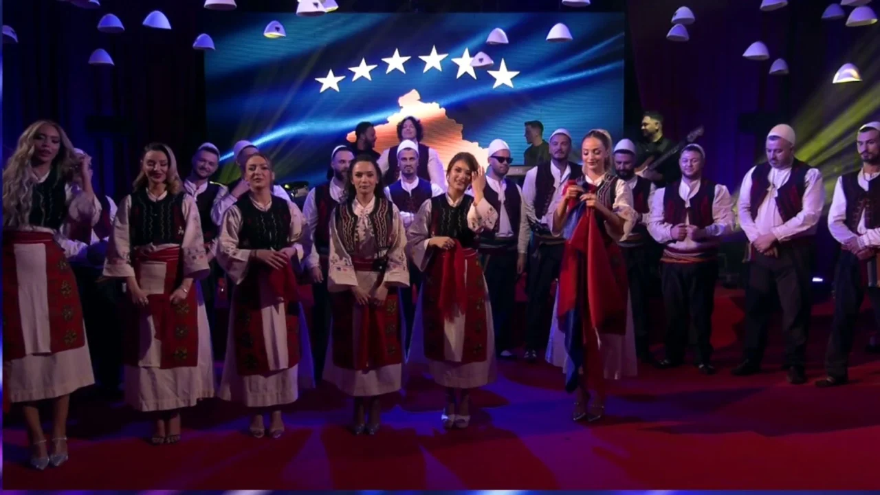 Nis ndryshe Big Brother VIP, banorët kërcejnë e këndojnë duke uruar 18-vjetorin e Pavarësisë së Kosovës