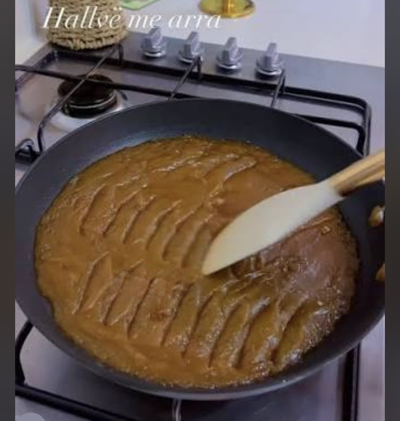 Hallva tradicionale në fillim të Ramazanit – një traditë që ëmbëlson sofrën shqiptare