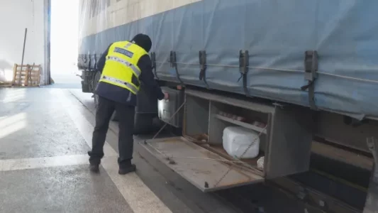 Kamioni me logon e kompanisë kosovare “AL Cargo” kapet me 1.5 milionë euro drogë e ari në kufirin bullgar