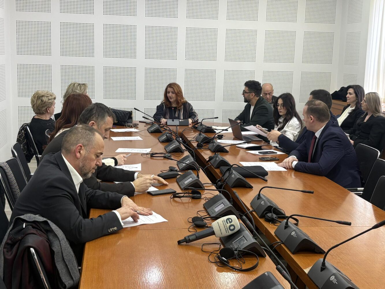 Miratohet në komision projektligji për buxhetin 2026, kërkohet rritje e pensioneve