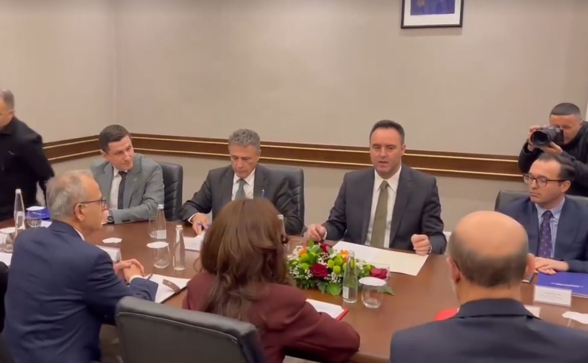 Nis takimi mes Konjufcës dhe Spiropalit