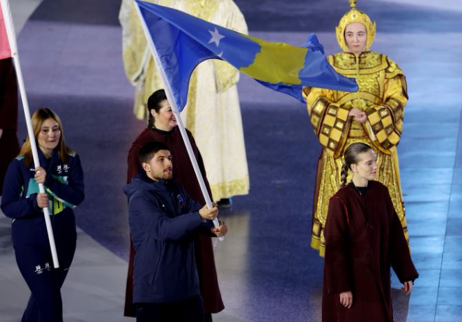 Mbyllen Lojërat Olimpike Dimërore 2026, flamuri i Kosovës valëvitet