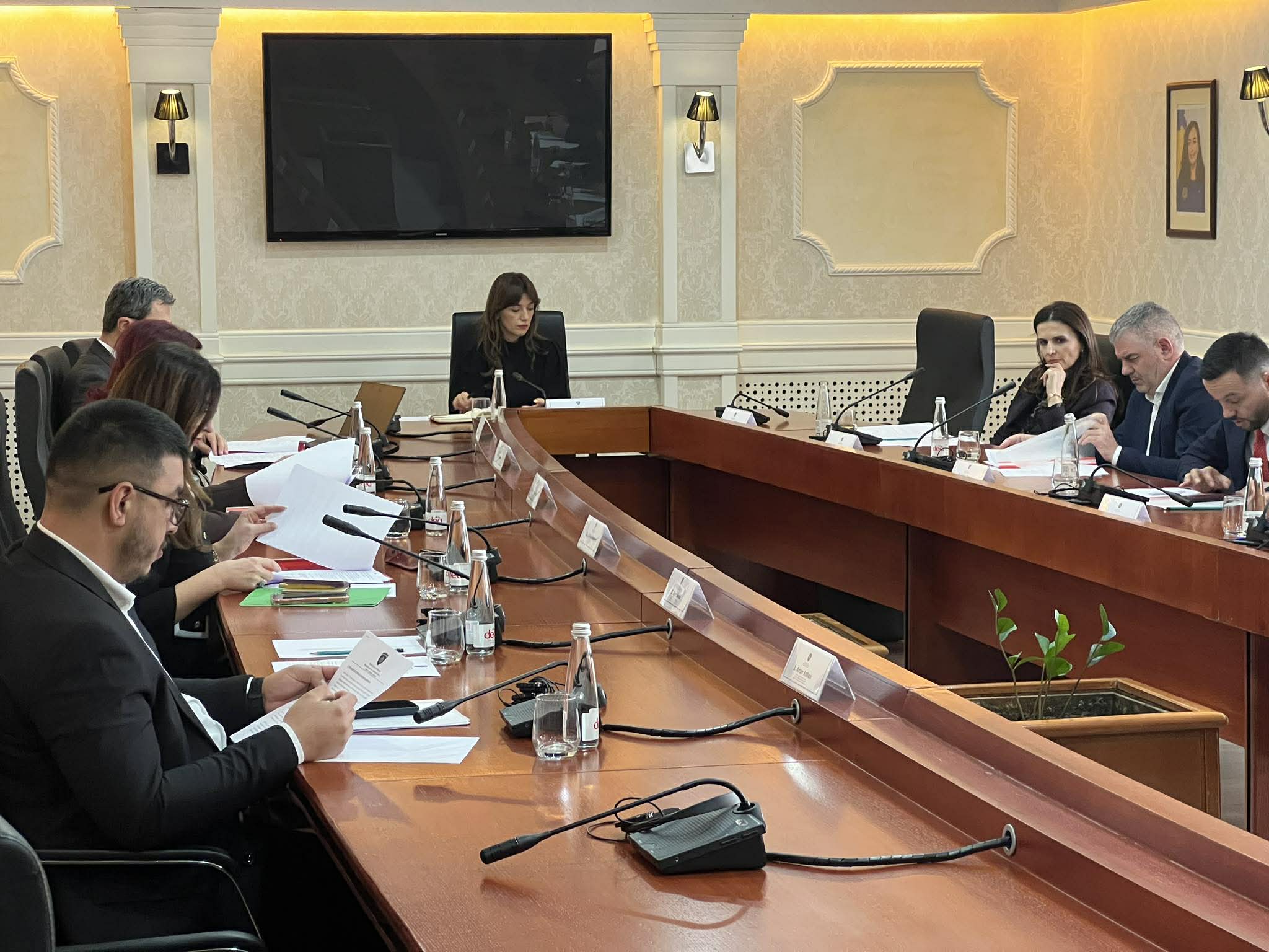 Mblidhet Kryesia e Kuvendit me përbërjen e re