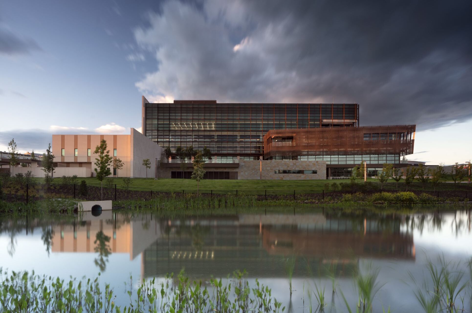 “SHBA-ja zotohet të jetë miku dhe partneri më i ngushtë”/ Ambasada amerikane kujton njohjen e pavarësisë së Kosovës