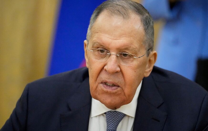Lavrov: Zelensky s’dëshiron që lufta të mbarojë sepse kjo do t’i jepte fund karrierës së tij